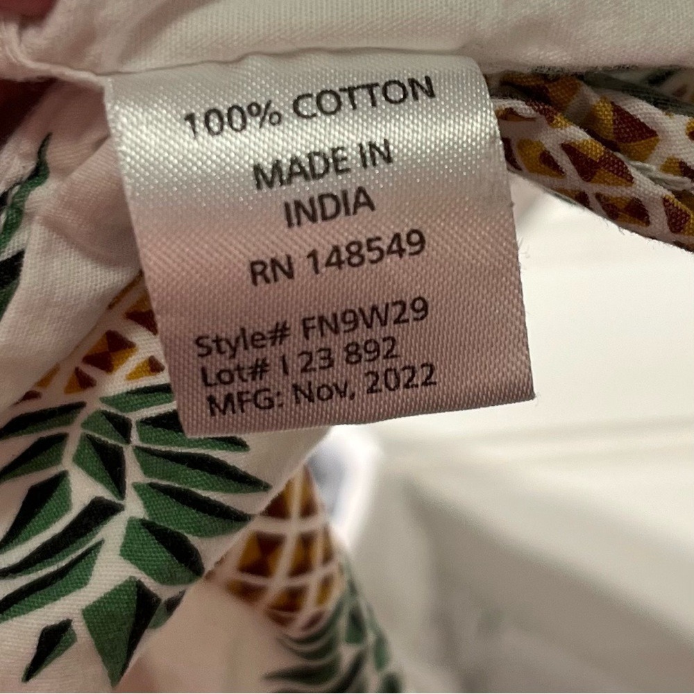 Whimsical Free Planet Pineapple 100% Cotton Button Up Shirt sz S - Picture 7 of 7